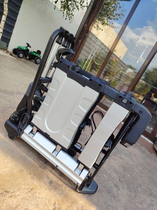 Suport pentru 3 biciclete Thule pe cârlig