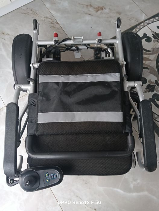 Căruț electric persoane cu dizabilități