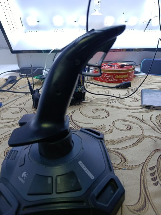 Vând 2 joystick-uri PC Logitech – Attack 3 + Extreme 3D Pro