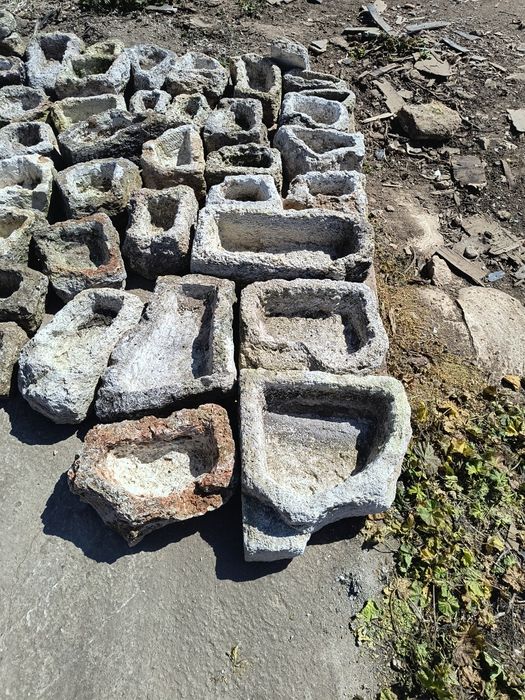 Кашпи от естествен камък