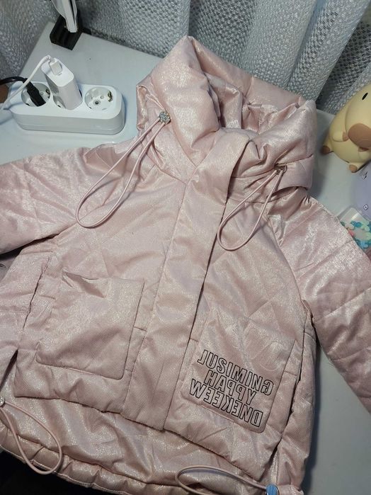 Продам куртку для девочки