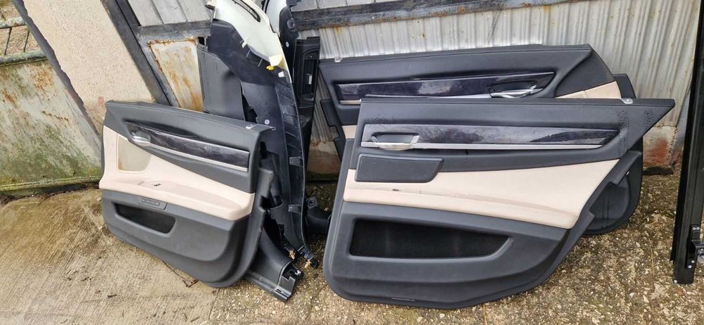 Кори на врати и задна седалка BMW 750i F01