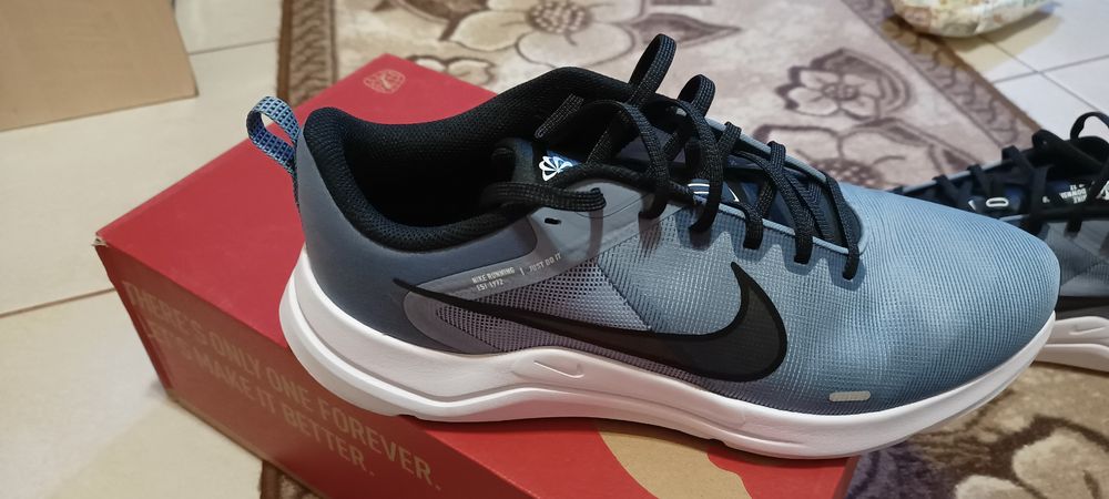 Маратонки     nike 30,5 см