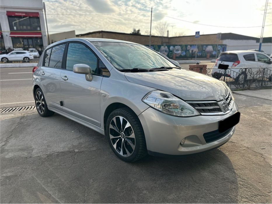 Nissan tiida avtomat