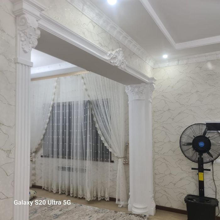 Гипсовое перо .с голубями