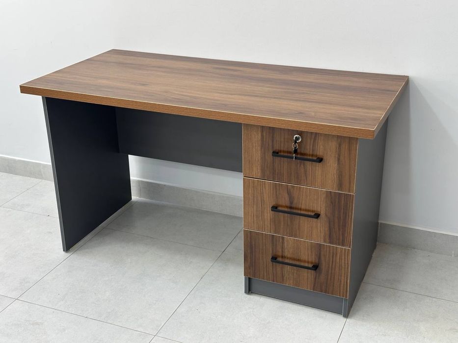 Стол однотумбовый 3х секционный