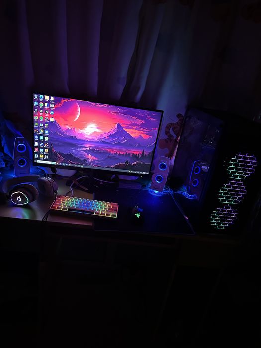 Vând setup gaming complet, foarte bine întreținut