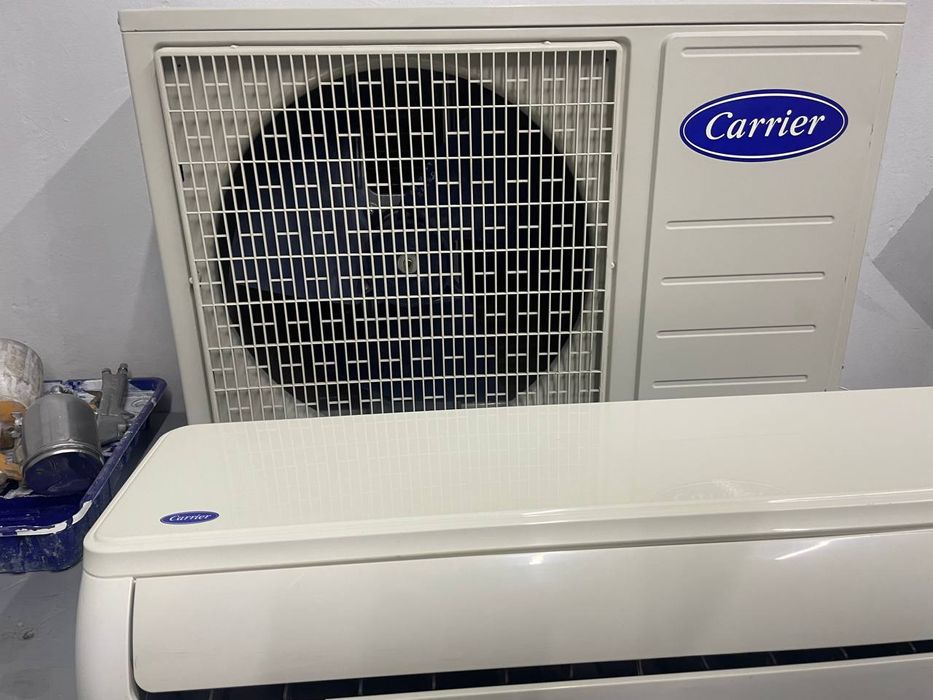 Кондиционер Кариер-12  в идеальном состоянии