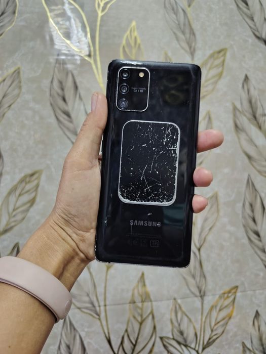 Продается телефон