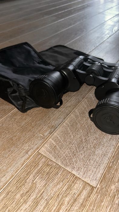 Бинокъл с калъф.