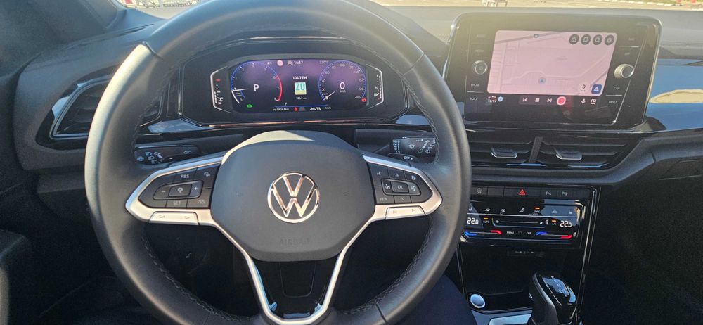 Volkswagen T-Roc Style 1.5 TSI DSG 150 CP  9927 km  IQ.Light Matrix