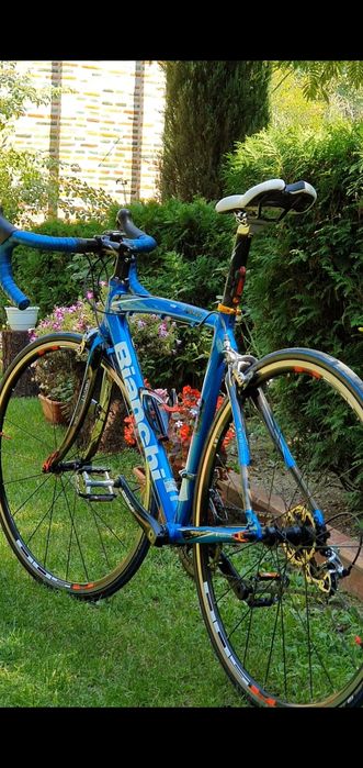 Cursiera Bianchi  , este o bicicletă îngrijită!