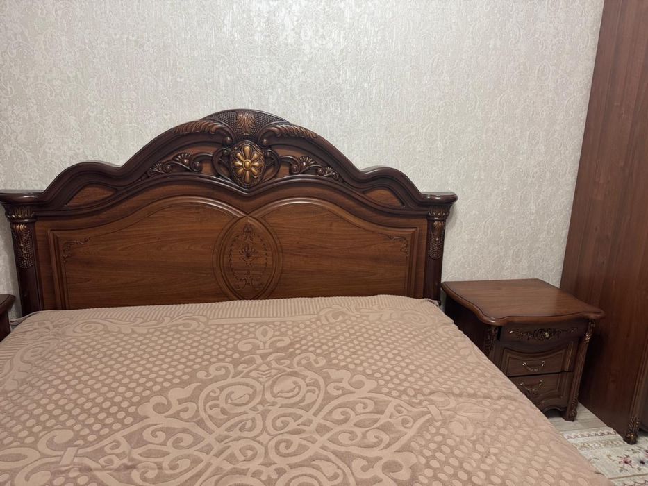 спальний гарнитур дерево