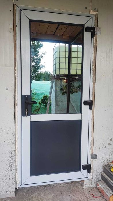 Tâmplărie PVC, cu sticla termopan/tripan