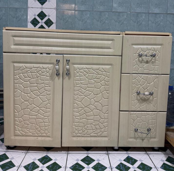 Шкаф для ванной комнаты