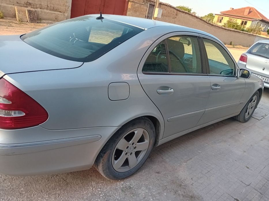 Мерцедес Е 270  автоматик