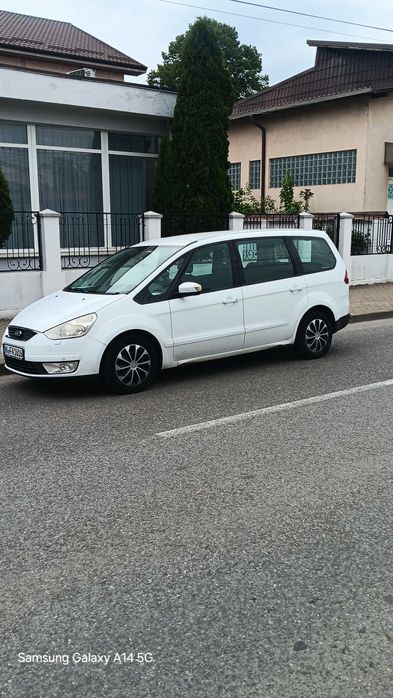 Masina ford galaxi