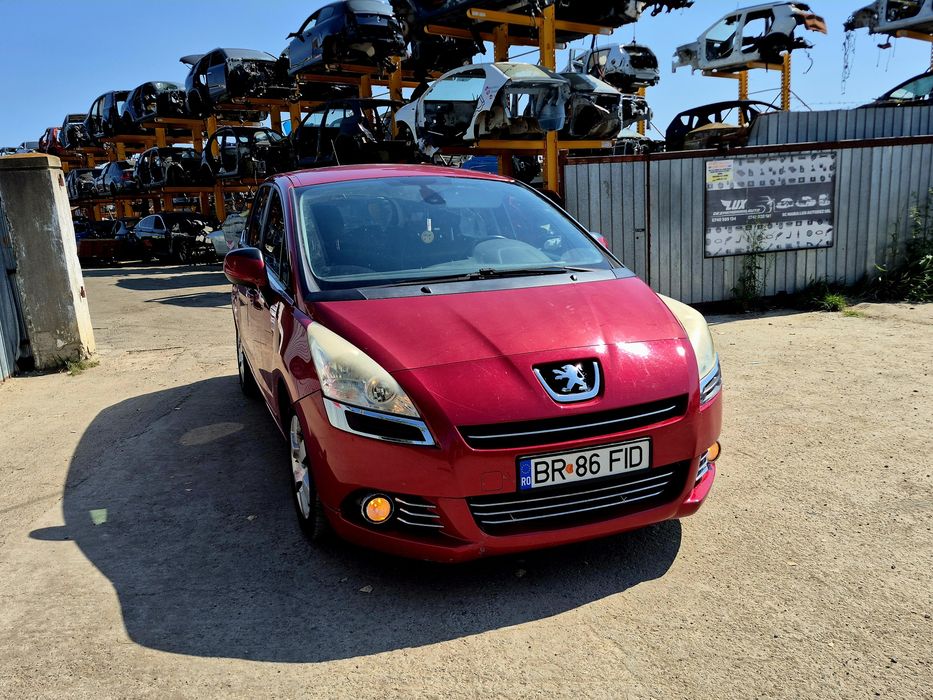 Peugeot 5008 an 2010 1.6 hdi 110cp trepte 7 locuri avariat