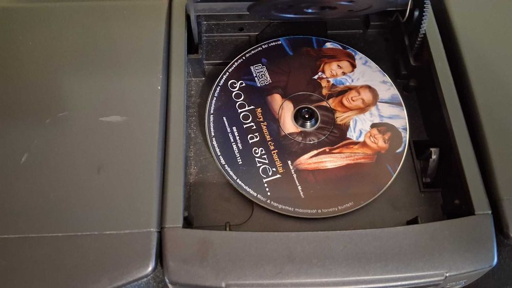 Combina muzicala Aiwa cu 2 boxe