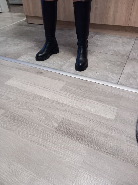 Ботуши 38 номер  естествена кожа. Стелка 24.7 см.