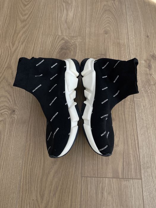 Balenciaga Speed M:40