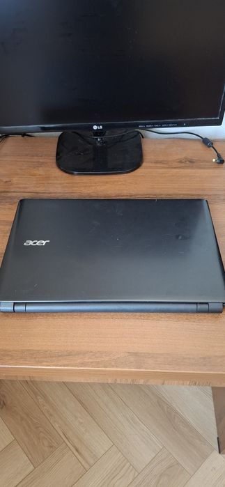 Ноутбук Acer Aspire e1