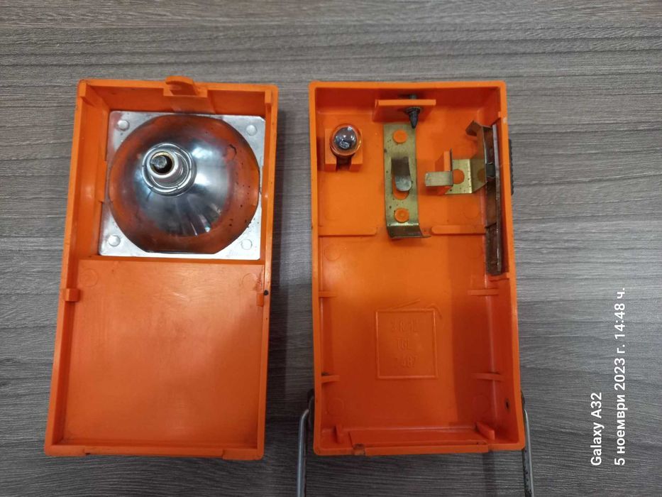 Камиончета "Татра" в мащаб ТТ 1:120, 2 броя + фенер от бившето DDR