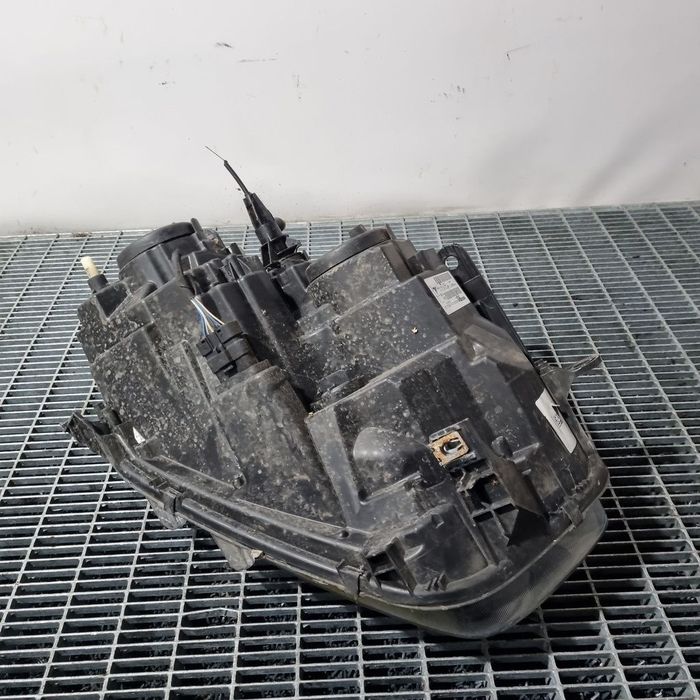 Far Stanga Dacia Duster II 2018 - 2021 SUV 4 Usi (1473) Fara xenon O PRINDERE RUPTA