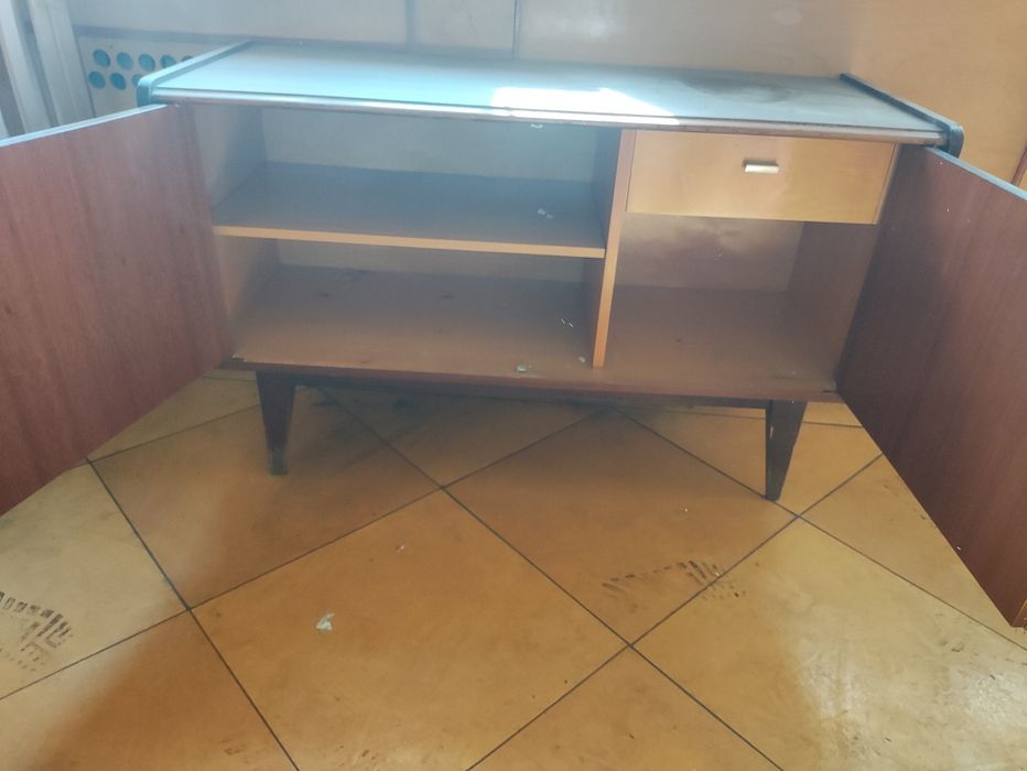 Продается советская тумба из ореха в отличном состоянии