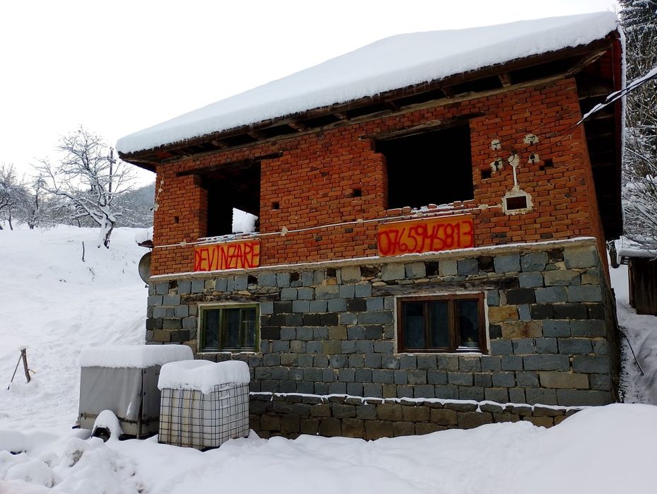 Casă de vânzare la munte