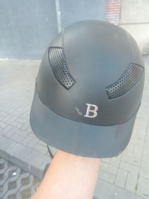 Casca echitatie ponei cai , protectie KnightsBridge  , 50-53 oval S

C