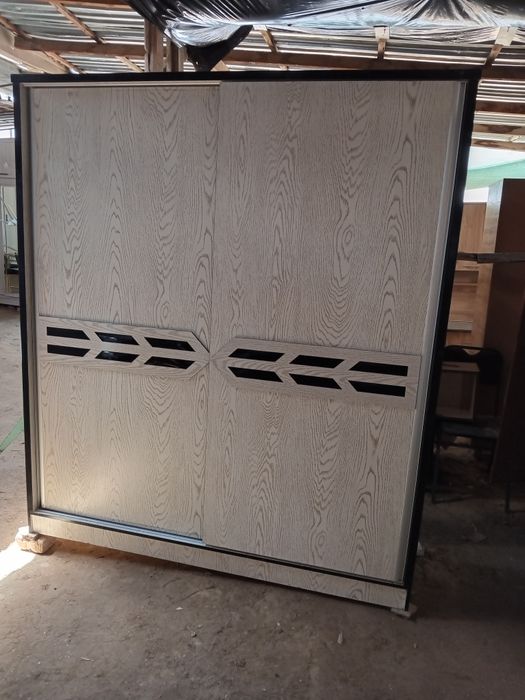 Шифанер сатылады купейный жагдайы зор.