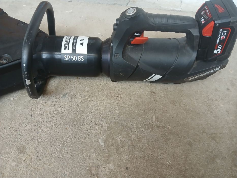 Presa descarcerare  E Force 12 to