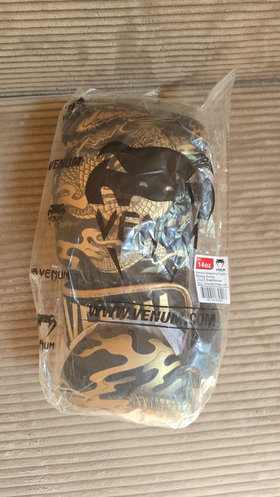Boxing gloves Venum Dragon's Flight 14 oz
