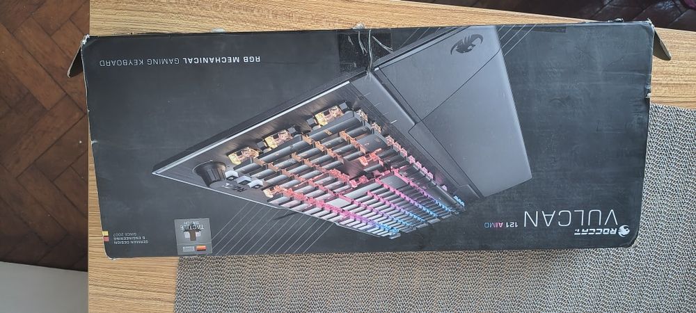 tastatura gaming mecanică ROCCAT Vulcan 121 AIMO
