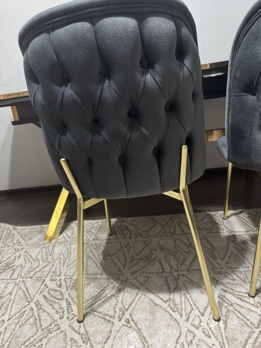 Кухонный стол со стульями