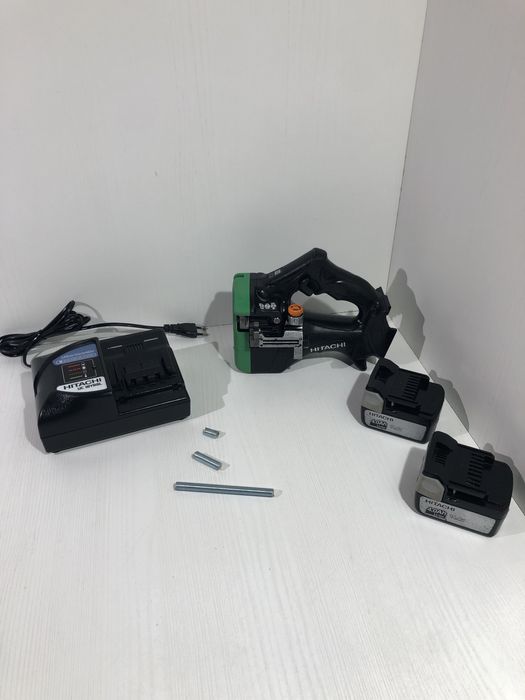 Mașină pentru debitat bară filetată Hitachi