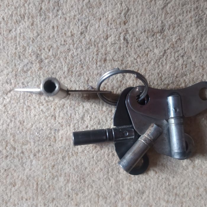 ключ заводить часы настенные настольные или для гитарного грифа