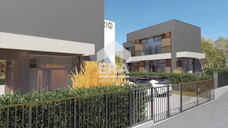 Урегулиран поземлен имот за продажба, с проект за три къщи и лице на г