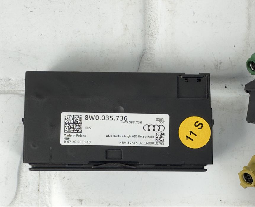 Комплект USB AUX AUDI A4 A5 Q5 8W0035736