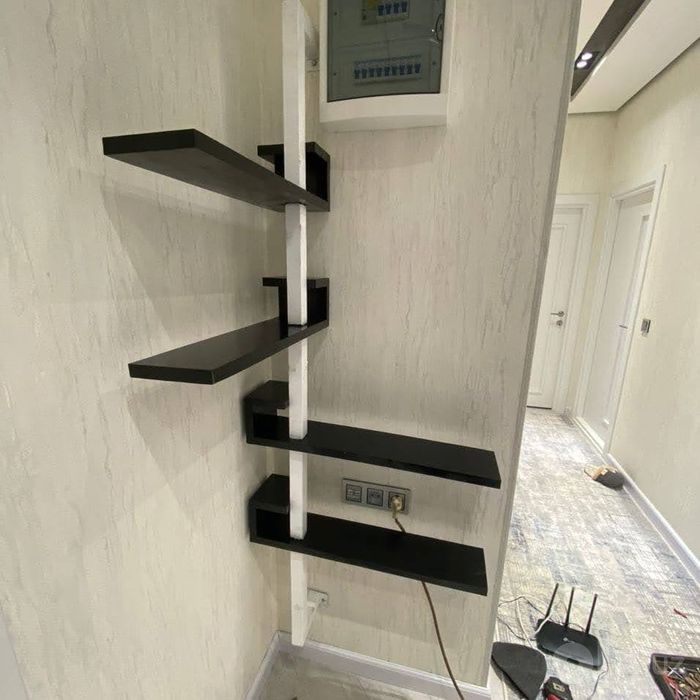 Hitech dekarativniy polka