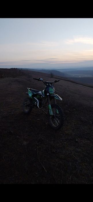 Se vinde cross jrh 125 cc