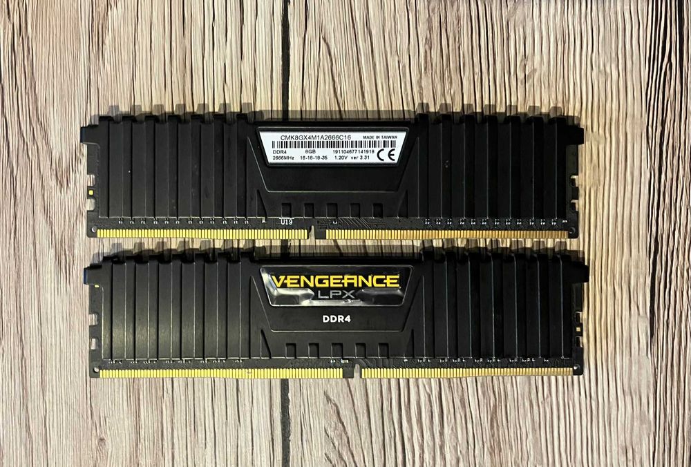 16GB RAM DDR4 (2 x 8GB) Corsair Vengeance 2666MHz
