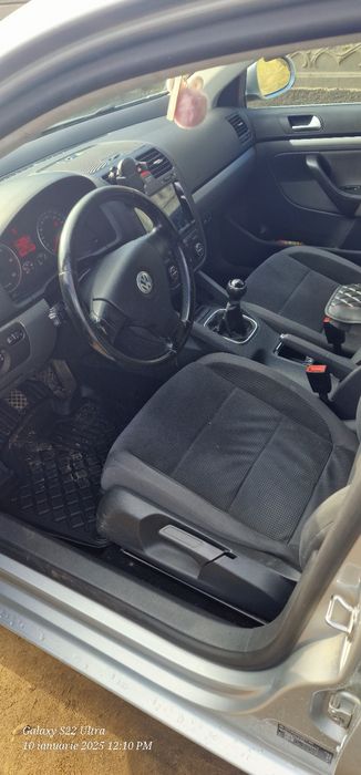 Vand sau schimb Golf 5