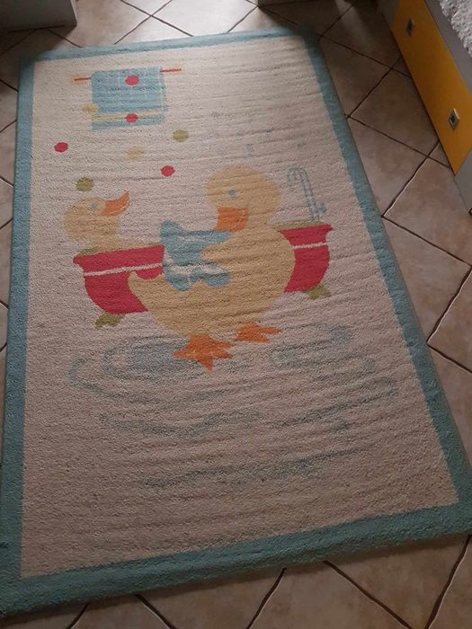 Vând covor foarte gros