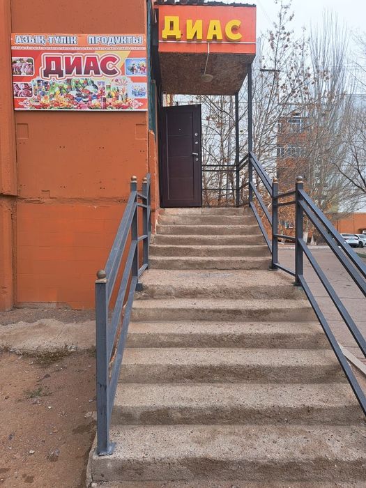 Продаётся магазин на мкр Шашубая 23 в центре города.