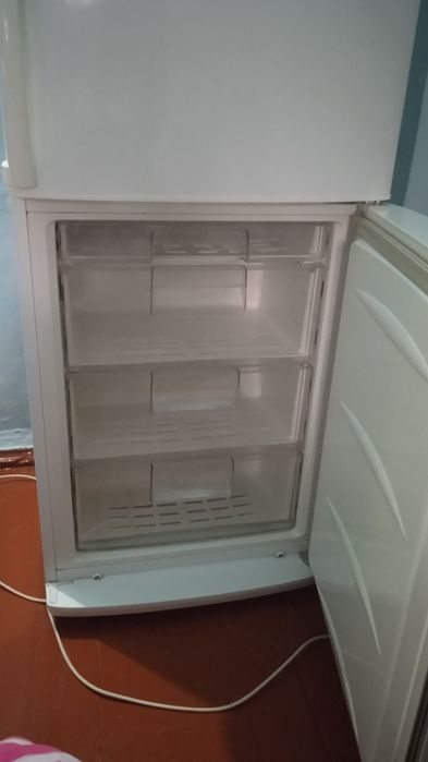 Холодильник, микроволновая печь