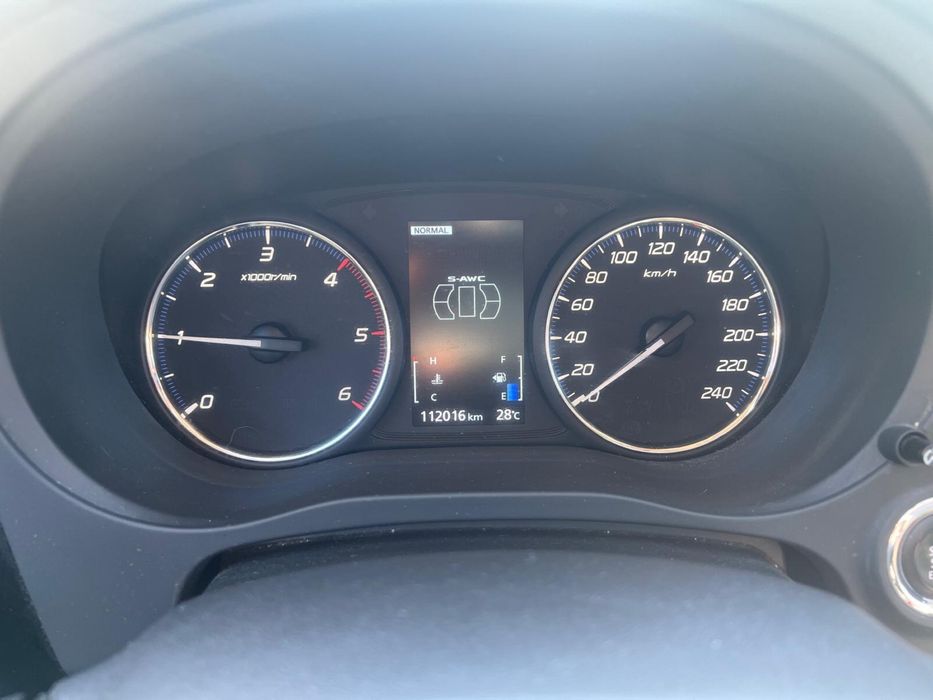 Mitsubishi Outlander 7 locuri, avariat, AVARIATE