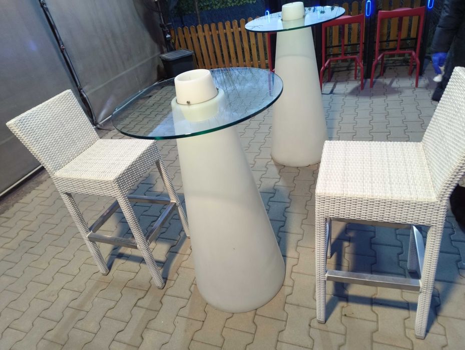 Masa înaltă,luminată ,cu sticla securizata și frapiera