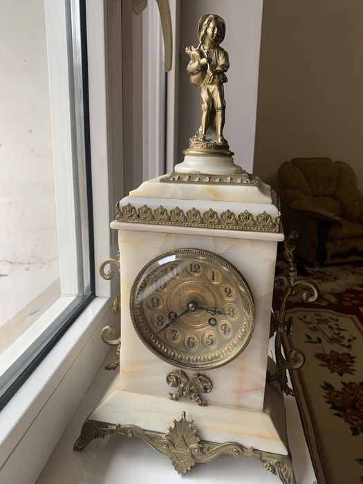 Антикварные часы